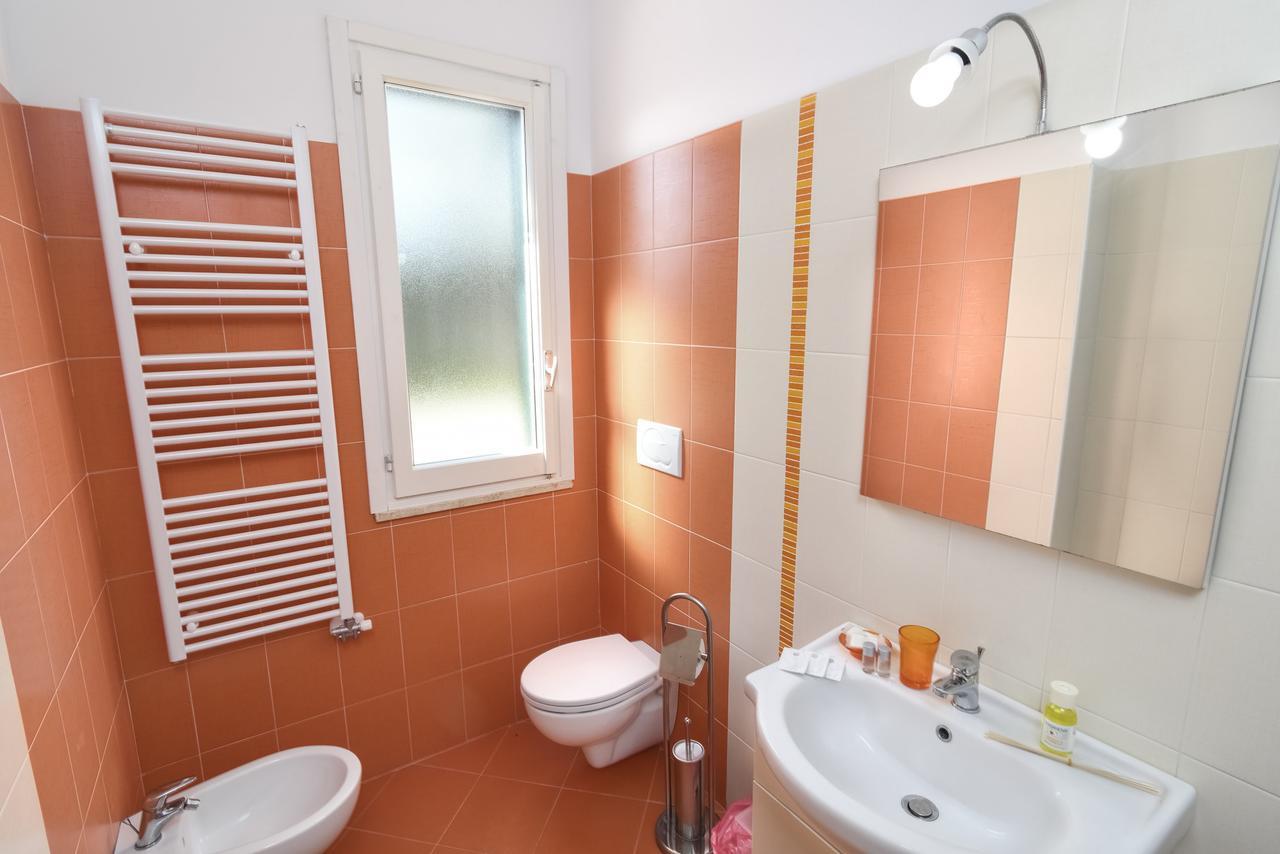 B&B Villa Genny A Pochi Passi Dal Mare San Cataldo  Exterior foto
